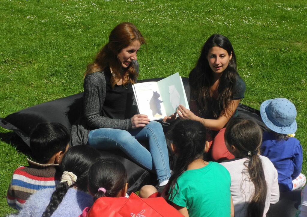 Mehrsprachiges Vorlesen (c) FWA Mehrsprachiges Vorlesen (c) FWA