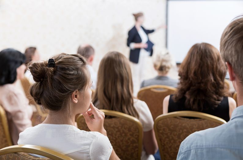 Seminar (canva) Seminar (canva)